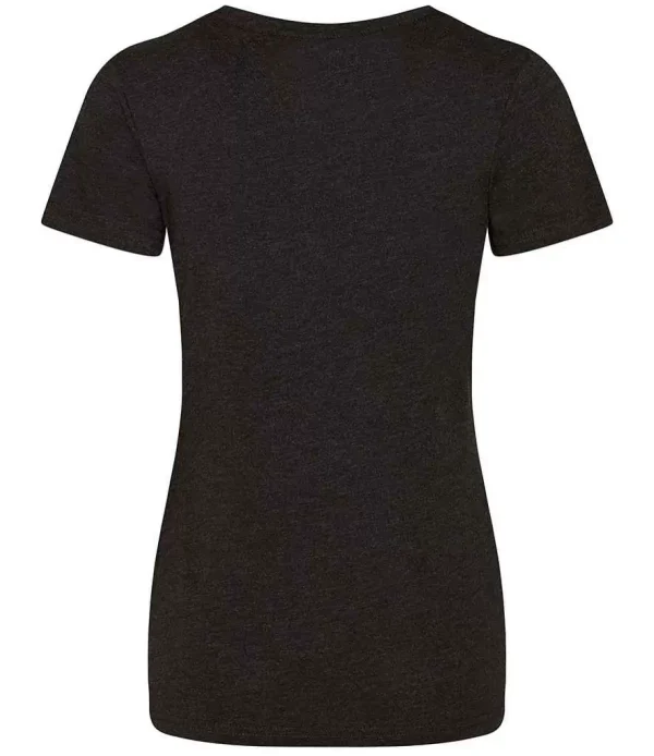 flattering slim fit, short sleeves